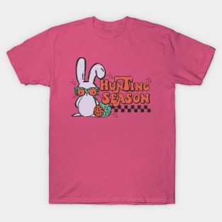 Bunny Gift - Happy Easter - Retro Aesthetic Mom Easter Gift - Gift for Her T-Shirt